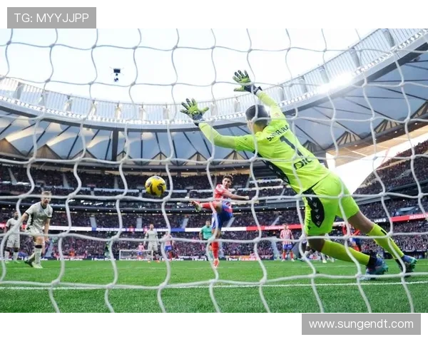 西甲第12轮精彩对决 塞维利亚主场迎战奥萨苏纳冲击胜利