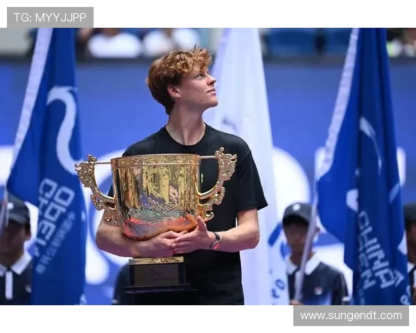 辛纳直落两盘力克19岁新秀勒纳钱强势加冕中网男单冠军终夺魁