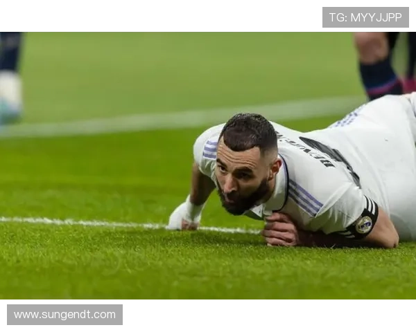 马里亚诺谈皇马7号压力大本泽马在场让我难以施展才华